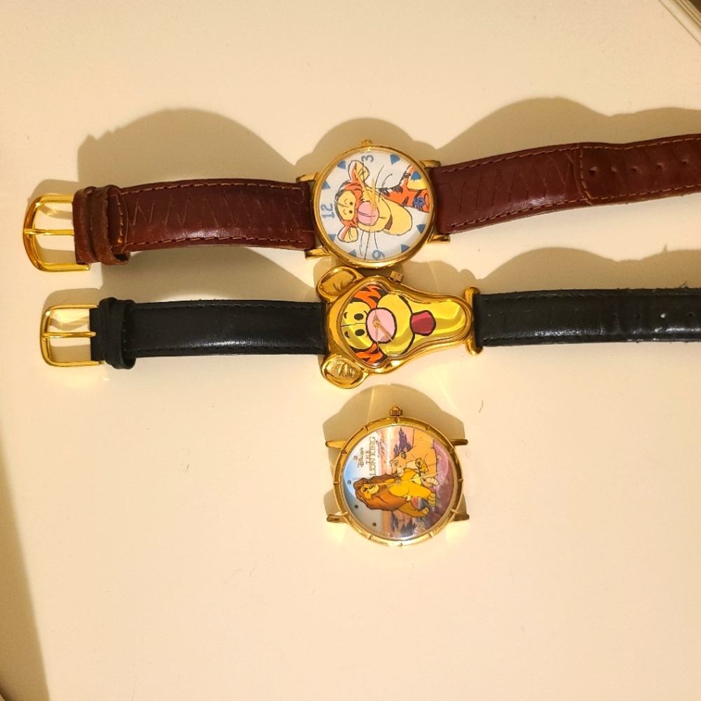 Disney Watches Lion King and Tigger